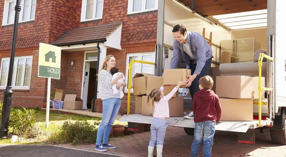 The Benefits Of Hiring A Van For Moving House